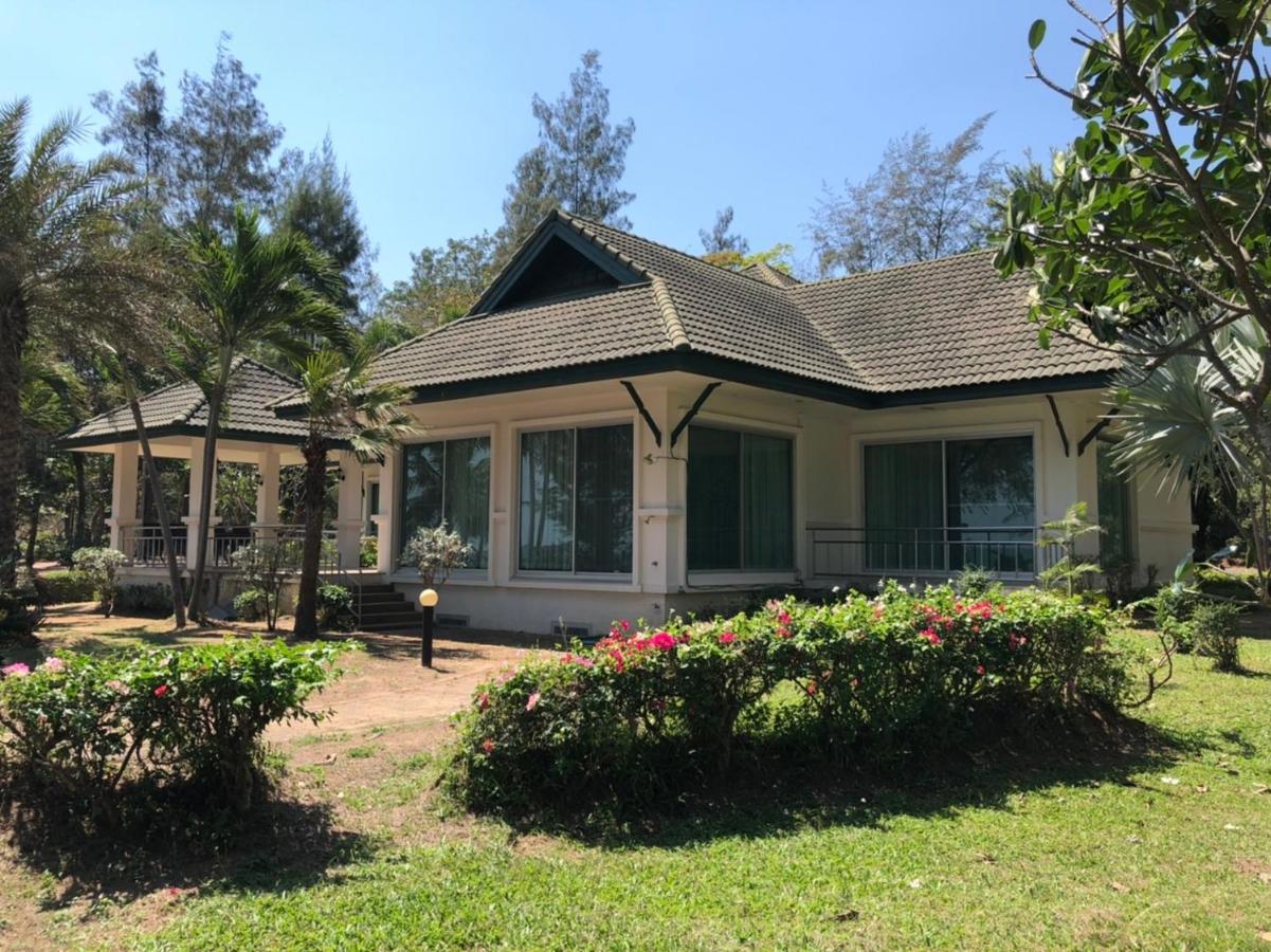 Seapine Beach Golf And Resort Hua Hin Ban Khao Takiap Exterior photo