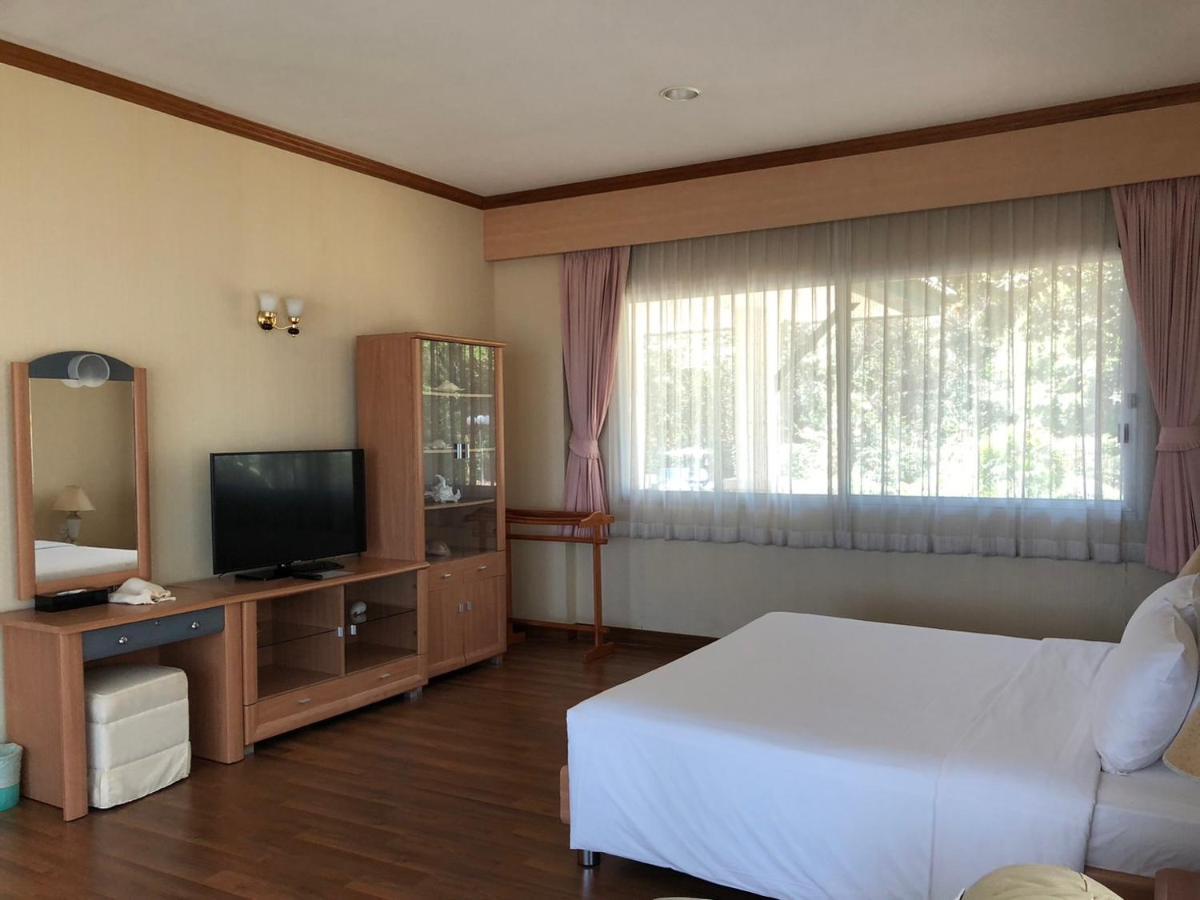 Seapine Beach Golf And Resort Hua Hin Ban Khao Takiap Exterior photo
