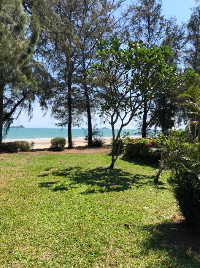 Seapine Beach Golf And Resort Hua Hin Ban Khao Takiap Exterior photo