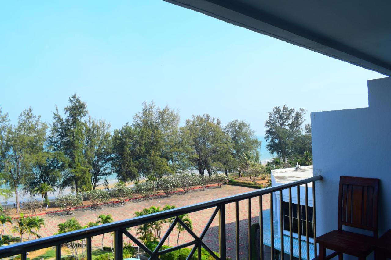 Seapine Beach Golf And Resort Hua Hin Ban Khao Takiap Exterior photo