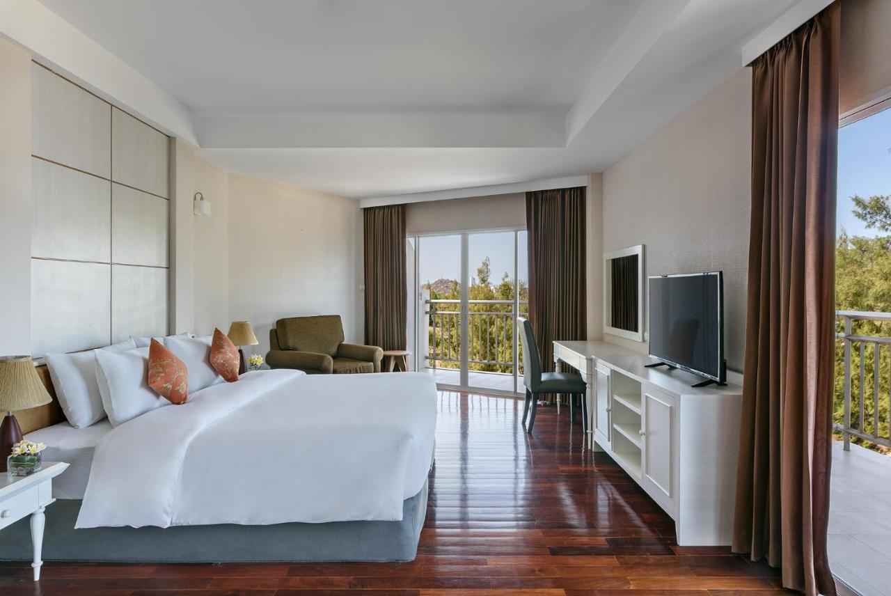 Seapine Beach Golf And Resort Hua Hin Ban Khao Takiap Exterior photo
